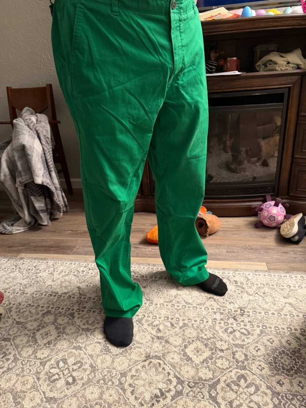 40W Under Armour Men's Emerald Green Pants
